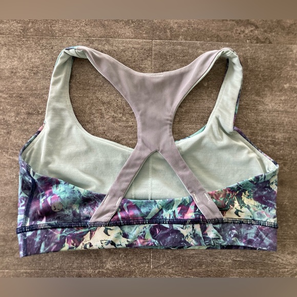Lululemon 50 Rep Bra - Size 6 - Picture 2 of 4